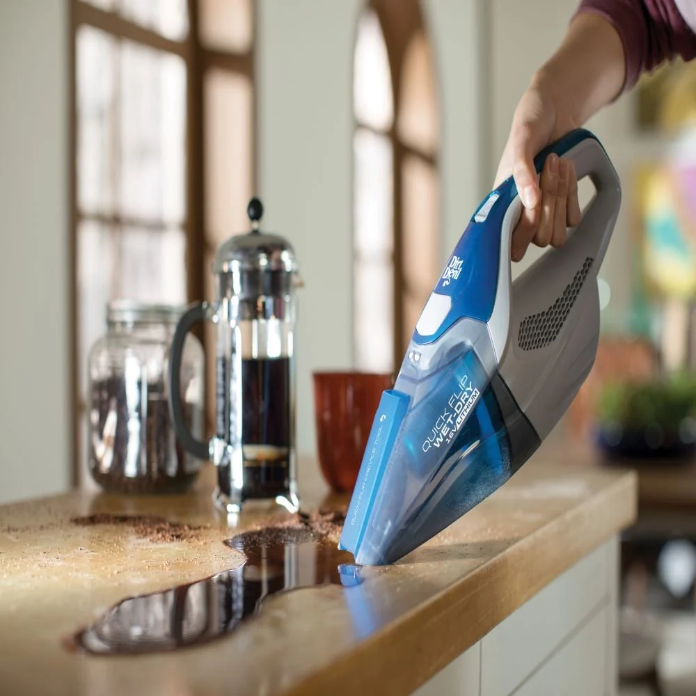 Quickflip Wet/Dry Hand Vacuum - Image 4